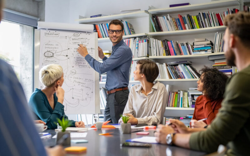 Gestor de Centros de Educação de Jovens e Adultos